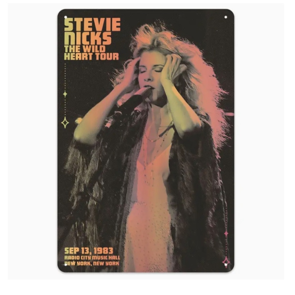 NEW! HOST PICK ♥️♥️Stevie vintage hammered metal wall plate
